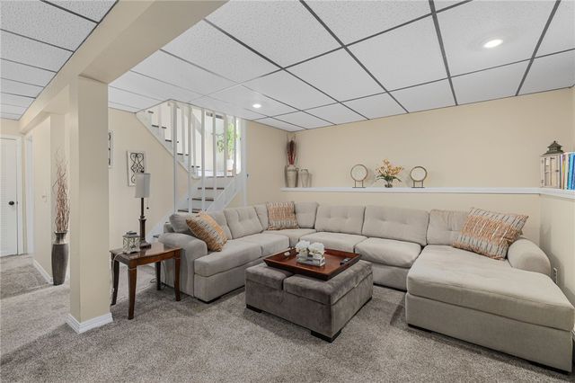 8 Birchwood Lane, Coventry, RI 02816
