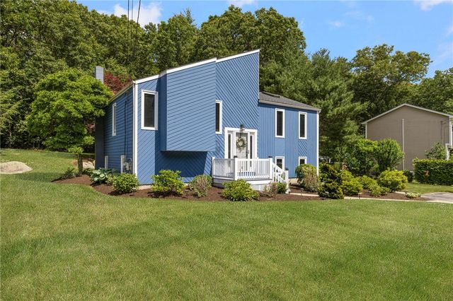 8 Birchwood Lane, Coventry, RI 02816