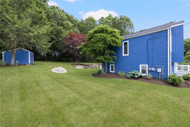 8 Birchwood Lane, Coventry, RI 02816