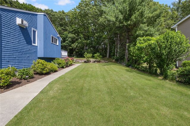8 Birchwood Lane, Coventry, RI 02816