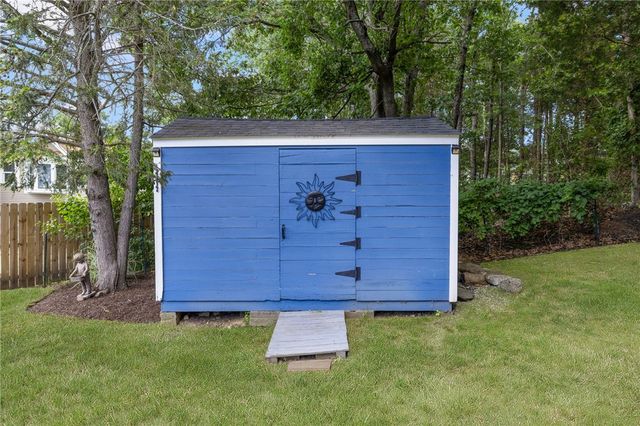 8 Birchwood Lane, Coventry, RI 02816