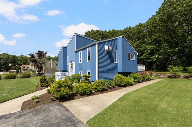 8 Birchwood Lane, Coventry, RI 02816