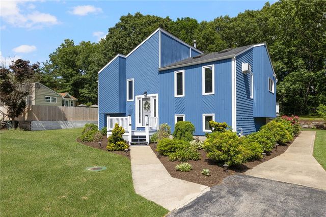 8 Birchwood Lane, Coventry, RI 02816