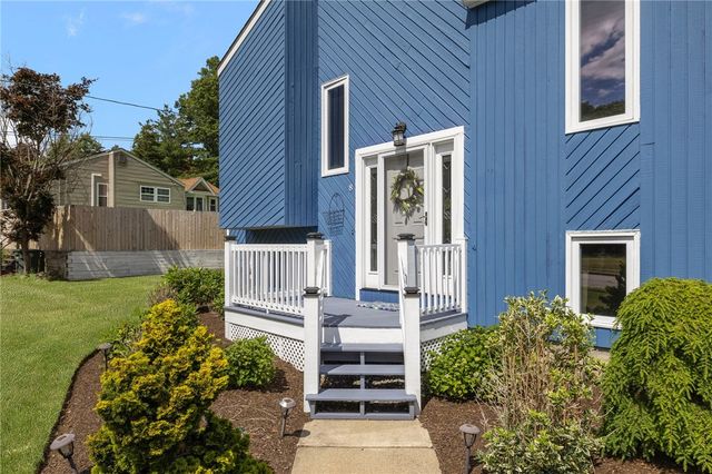 8 Birchwood Lane, Coventry, RI 02816