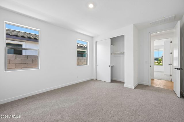 7955 W LOMA Lane, Peoria, AZ 85345