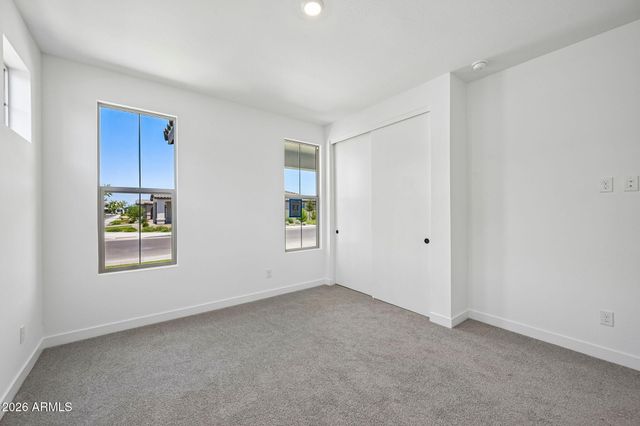 7955 W LOMA Lane, Peoria, AZ 85345