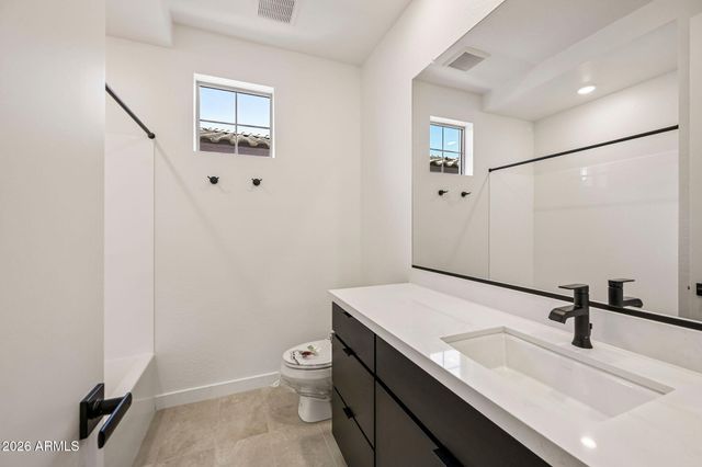 7955 W LOMA Lane, Peoria, AZ 85345