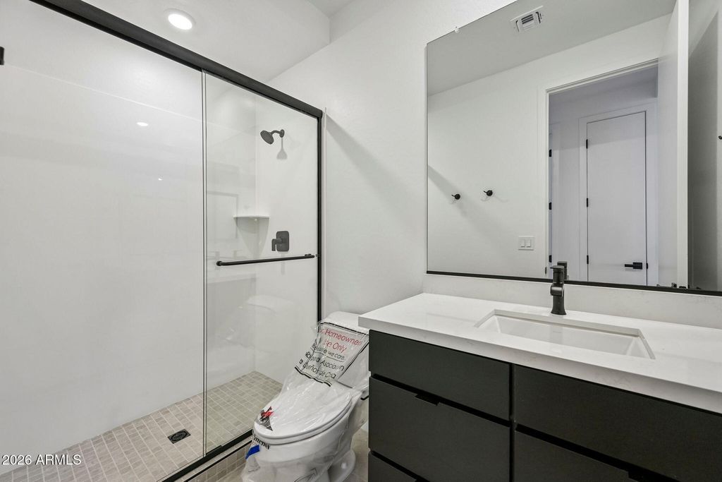Image 13 of property listing at 7955 W LOMA Lane, Peoria, AZ 85345