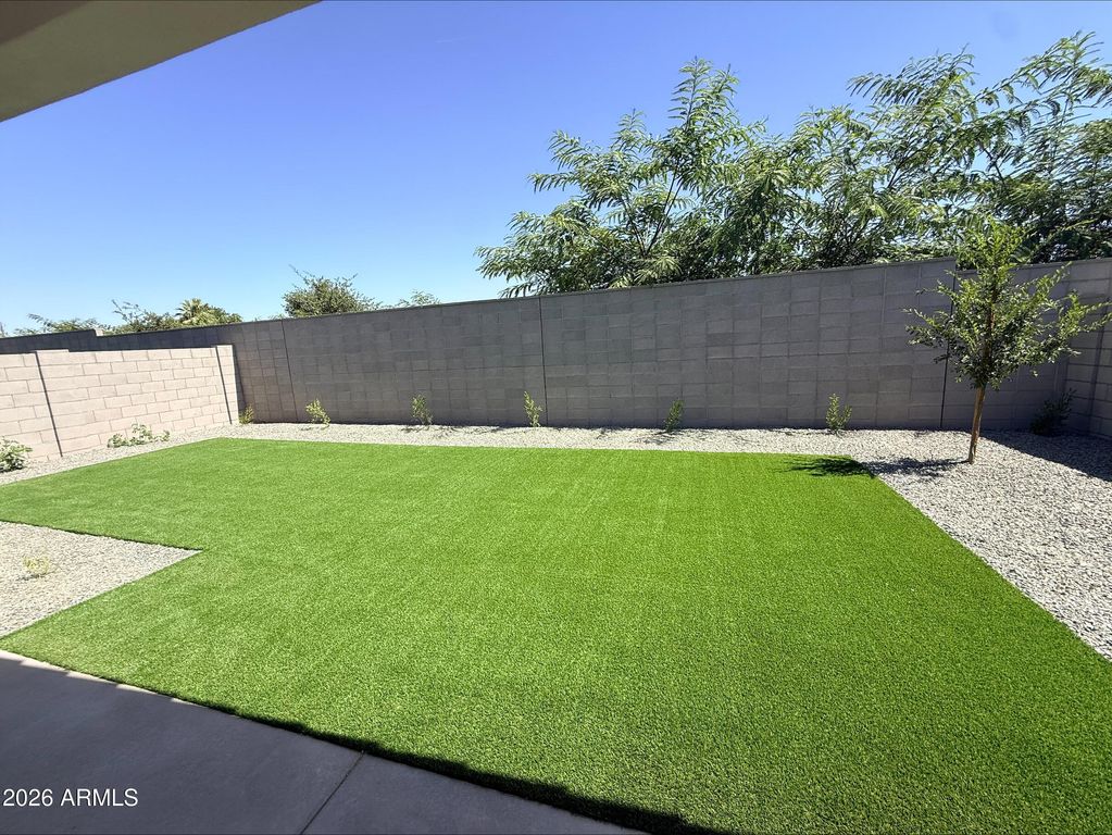 Image 44 of property listing at 7955 W LOMA Lane, Peoria, AZ 85345