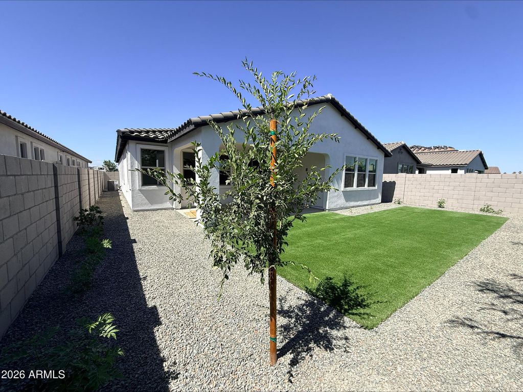Image 45 of property listing at 7955 W LOMA Lane, Peoria, AZ 85345