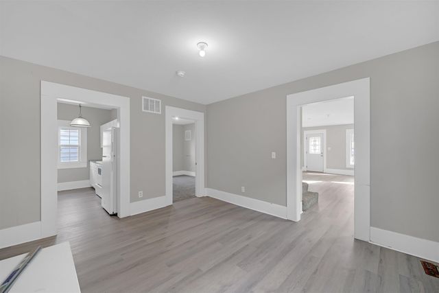 1105 N Cleveland Ave, Wichita, KS 67214