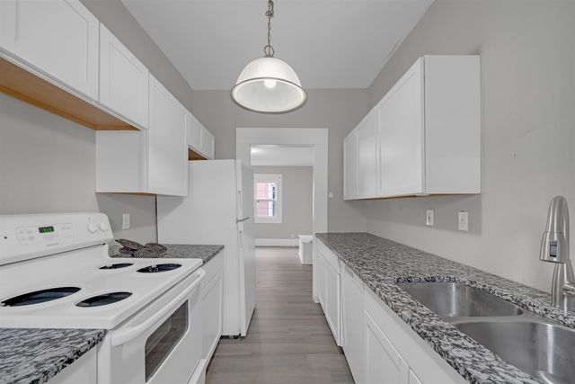 1105 N Cleveland Ave, Wichita, KS 67214