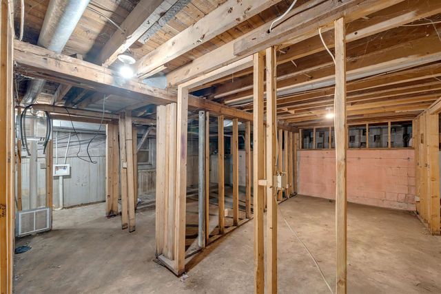 1105 N Cleveland Ave, Wichita, KS 67214