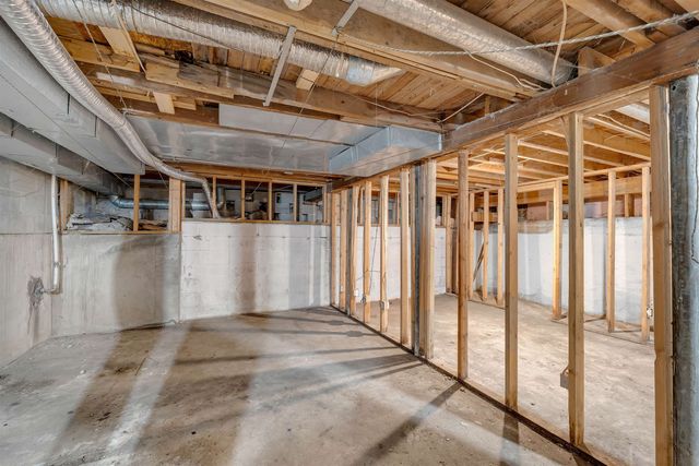 1105 N Cleveland Ave, Wichita, KS 67214