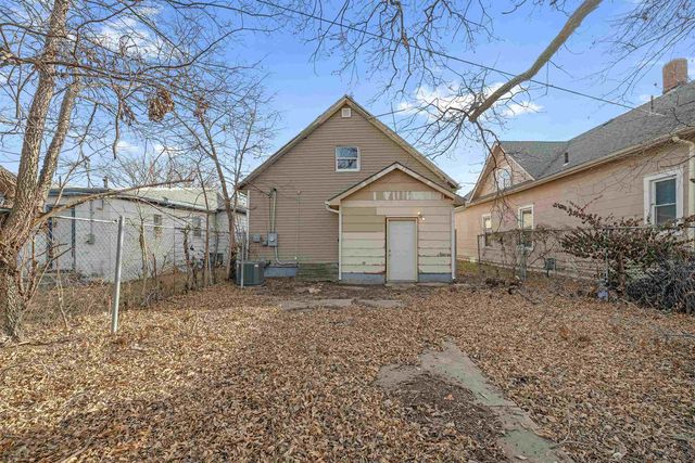 1105 N Cleveland Ave, Wichita, KS 67214