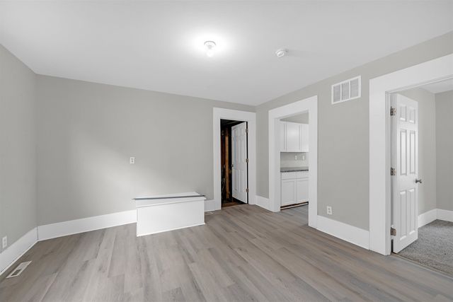 1105 N Cleveland Ave, Wichita, KS 67214