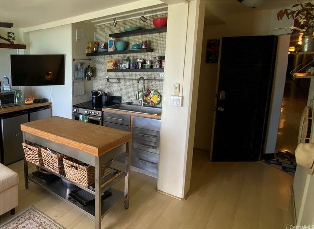 2957 Kalakaua Avenue 314, Honolulu, HI 96815