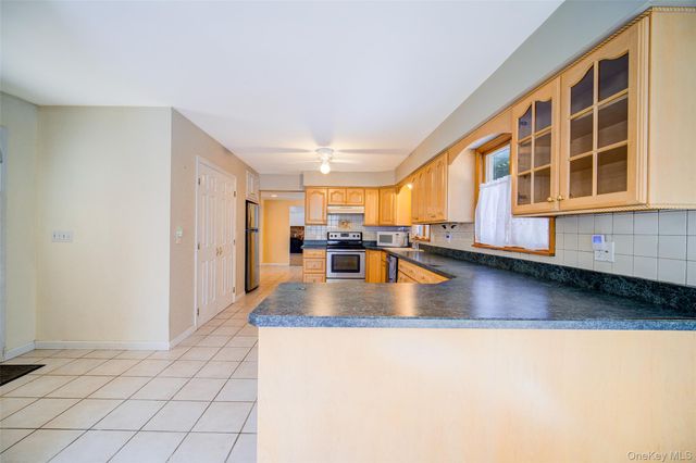 16 JMD Drive, Monroe, NY 10950