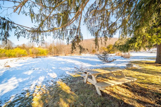 16 JMD Drive, Monroe, NY 10950