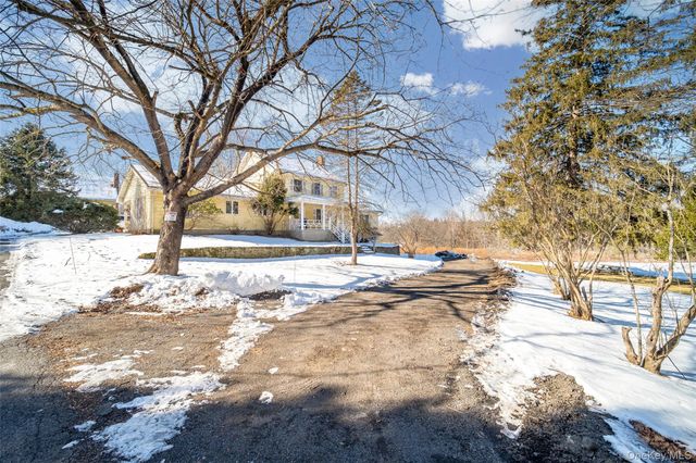 16 JMD Drive, Monroe, NY 10950