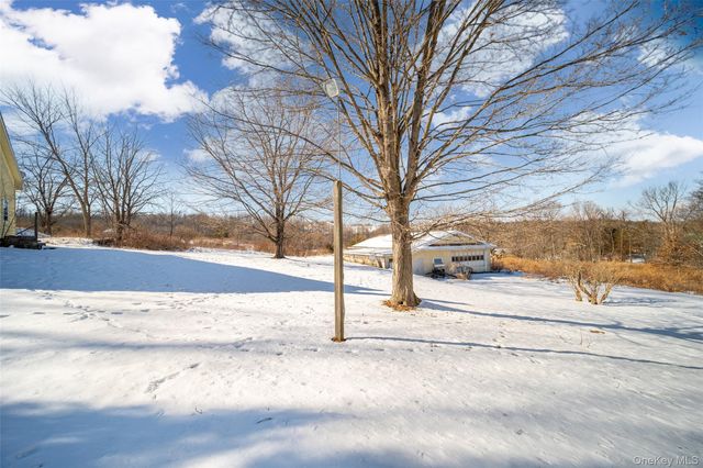 16 JMD Drive, Monroe, NY 10950