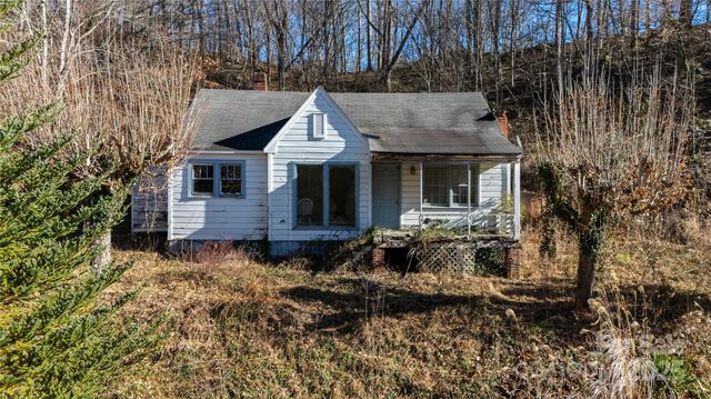 218 Cub Creek Road, Bakersville, NC 28705