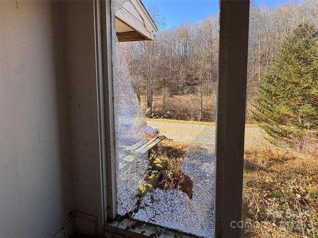 218 Cub Creek Road, Bakersville, NC 28705