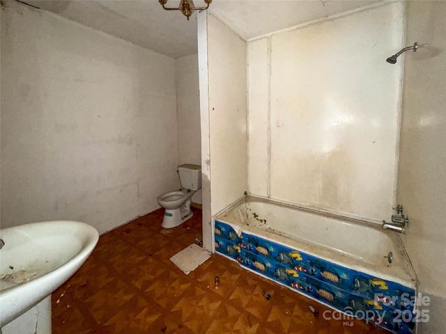 218 Cub Creek Road, Bakersville, NC 28705