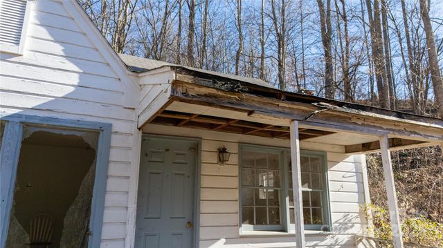 218 Cub Creek Road, Bakersville, NC 28705