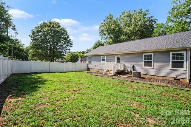 106 Beam Street, Lawndale, NC 28090