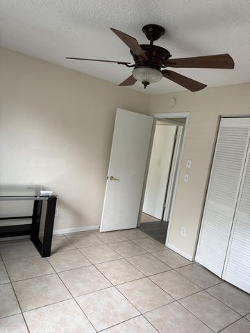 4403 Anna Lane Unit B, Palm Springs, FL 33406