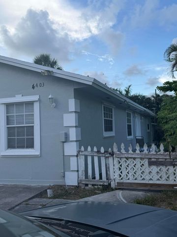 4403 Anna Lane Unit B, Palm Springs, FL 33406