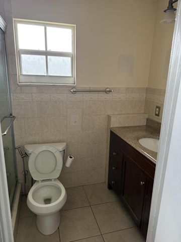 4403 Anna Lane Unit B, Palm Springs, FL 33406