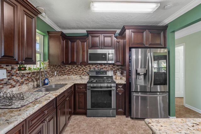 811 Globe Street, Houston, TX 77034