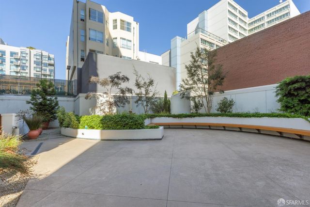 750 Van Ness Avenue 402, San Francisco, CA 94102