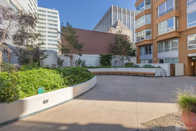 750 Van Ness Avenue 402, San Francisco, CA 94102