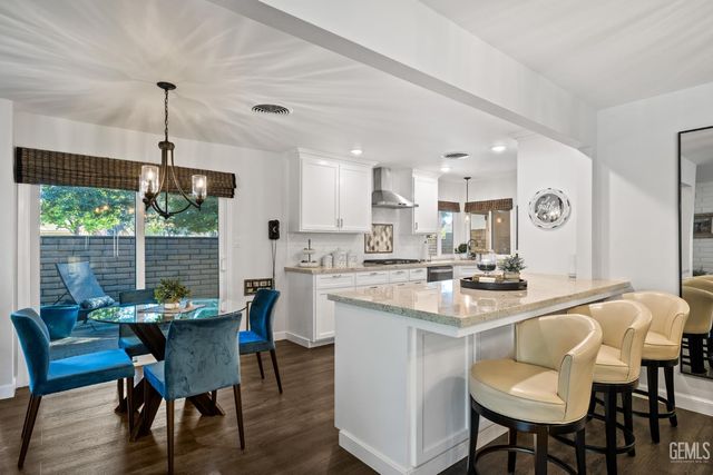 1700 Ashe Road 15, Bakersfield, CA 93309