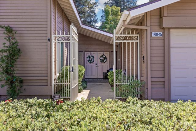 1700 Ashe Road 15, Bakersfield, CA 93309