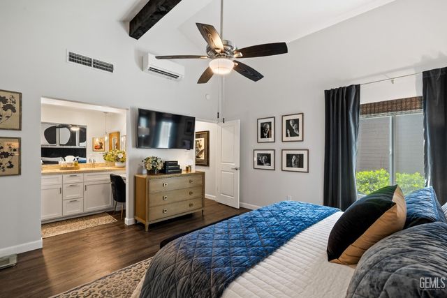 1700 Ashe Road 15, Bakersfield, CA 93309