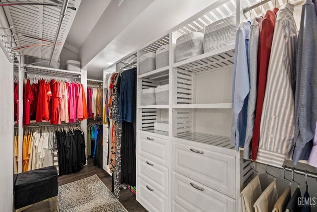 1700 Ashe Road 15, Bakersfield, CA 93309