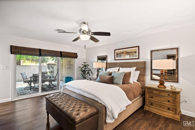 1700 Ashe Road 15, Bakersfield, CA 93309