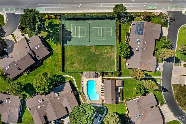 1700 Ashe Road 15, Bakersfield, CA 93309