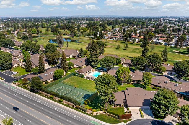 1700 Ashe Road 15, Bakersfield, CA 93309