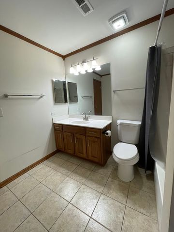 3609 Roanoke Avenue, Carpentersville, IL 60110