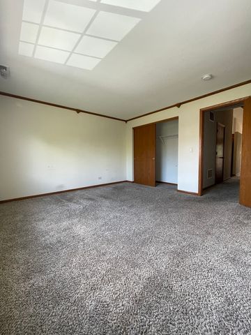 3609 Roanoke Avenue, Carpentersville, IL 60110