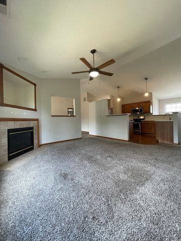 3609 Roanoke Avenue, Carpentersville, IL 60110
