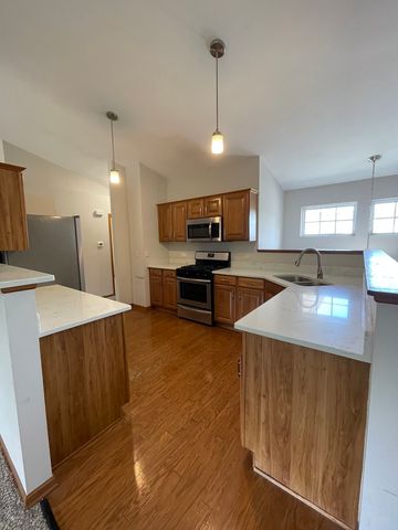 3609 Roanoke Avenue, Carpentersville, IL 60110