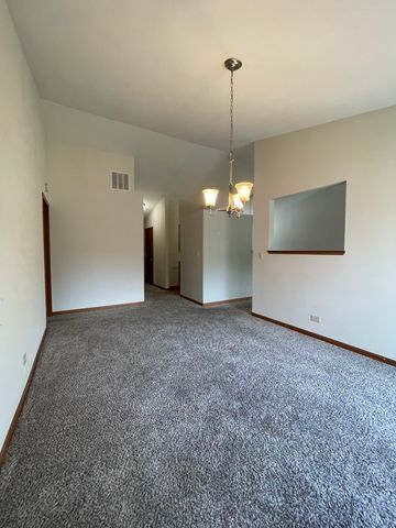 3609 Roanoke Avenue, Carpentersville, IL 60110
