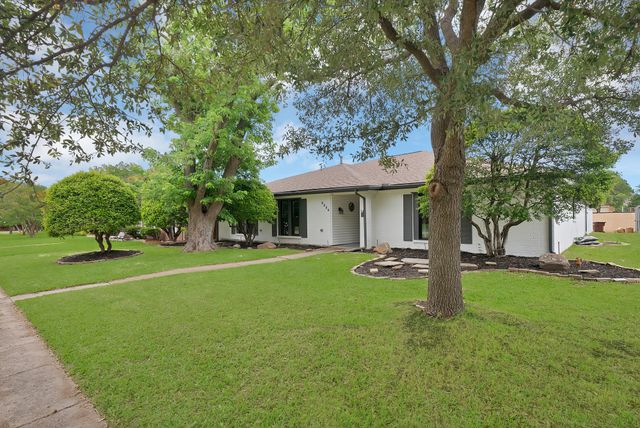 3220 Steven Drive, Plano, TX 75023