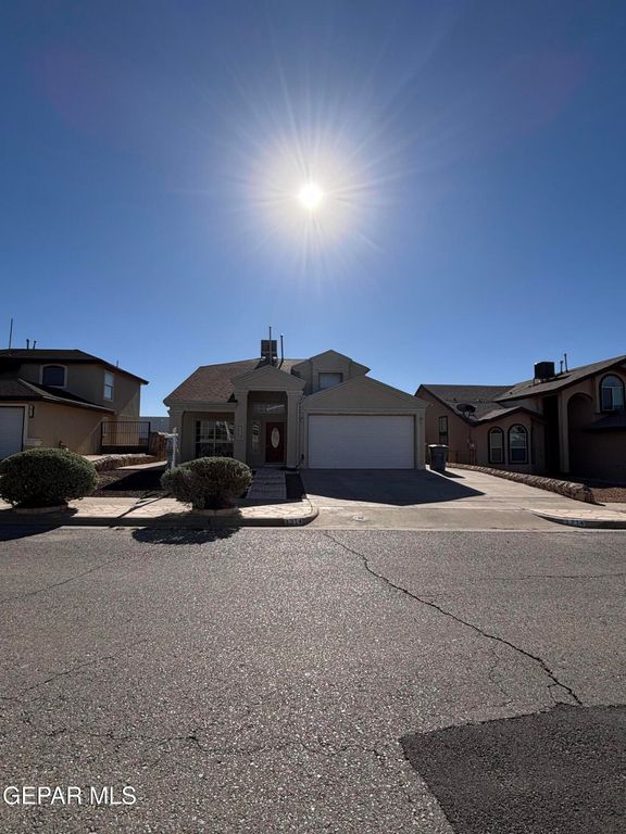 1214 Olga Mapula Drive, El Paso, TX 79936